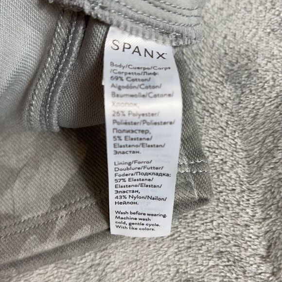 SPANX Camouflage Leggings medium - Picture 10 of 10